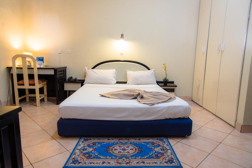 Hotel Beausejour Mirabel Bonabéri 외부 사진